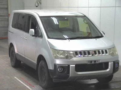 Mitsubishi DELICA D5