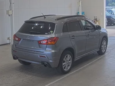 Mitsubishi RVR