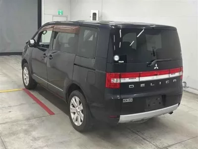 Mitsubishi DELICA D5