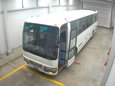 Isuzu BUS