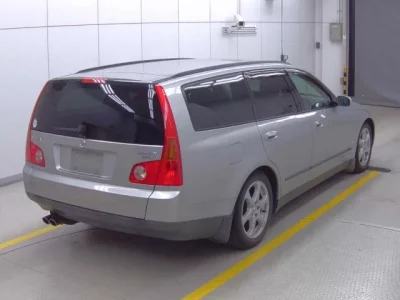 Nissan STAGEA
