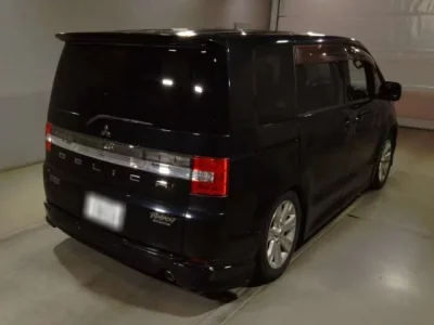 Mitsubishi DELICA D5
