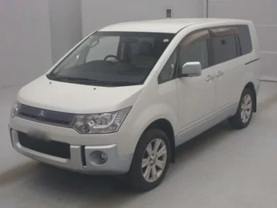 Mitsubishi DELICA D5
