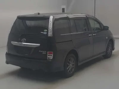 Toyota ISIS