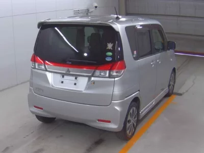 Mitsubishi DELICA D2