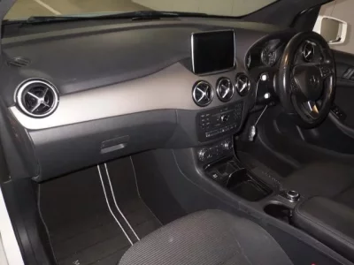 Mercedes-Benz B CLASS