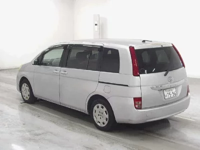 Toyota ISIS