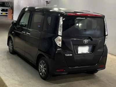 Toyota TANK