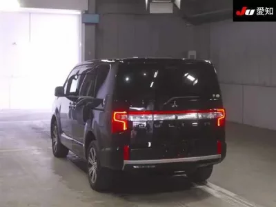 Mitsubishi DELICA D5
