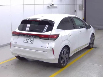 Nissan AURA