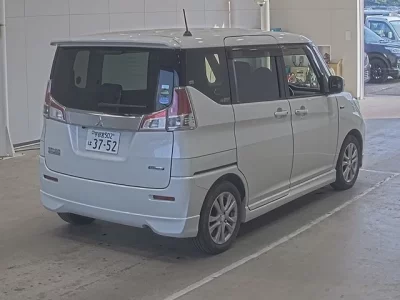Mitsubishi DELICA D2
