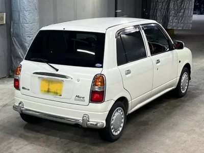 Daihatsu MIRA