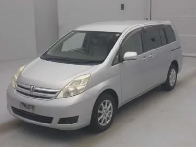 Toyota ISIS