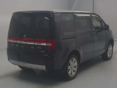 Mitsubishi DELICA D5
