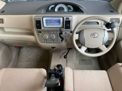Toyota RAUM