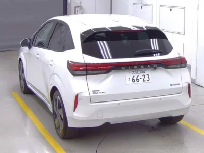 Nissan AURA