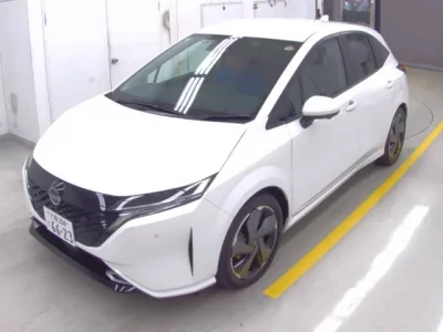 Nissan AURA