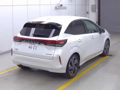 Nissan AURA