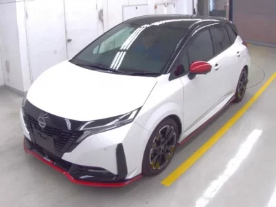 Nissan AURA