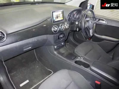 Mercedes-Benz B CLASS