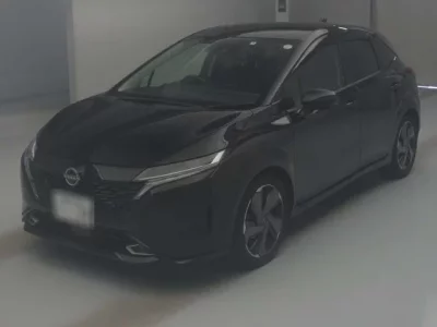 Nissan AURA