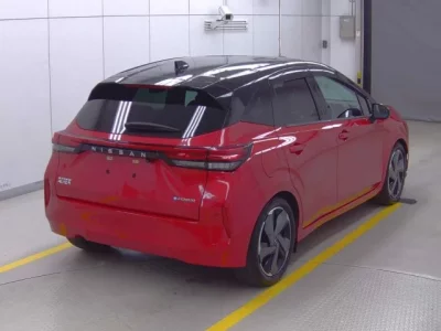 Nissan AURA