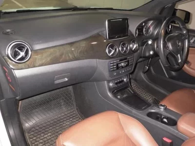 Mercedes-Benz B CLASS