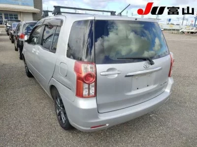 Toyota RAUM