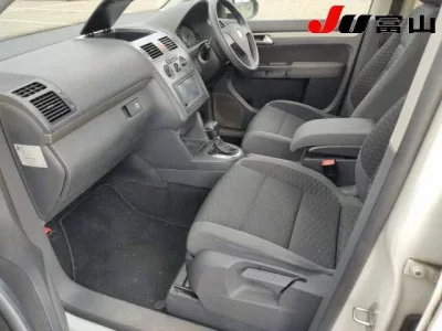 Volkswagen GOLF TOURAN