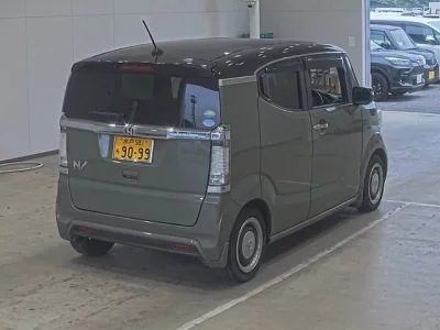 Honda N BOX SLASH