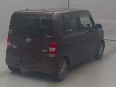 Toyota PIXIS SPACE