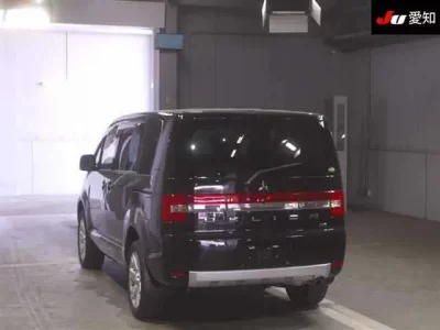 Mitsubishi DELICA D5