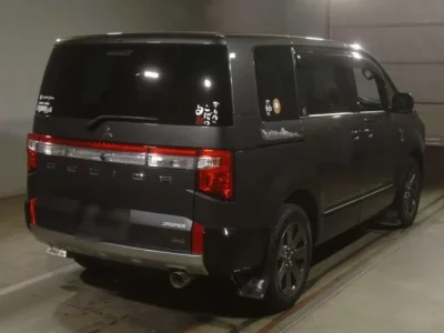 Mitsubishi DELICA D5