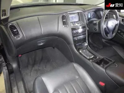 Nissan SKYLINE CROSSOVER