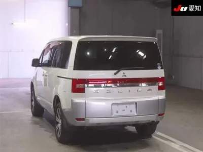Mitsubishi DELICA D5
