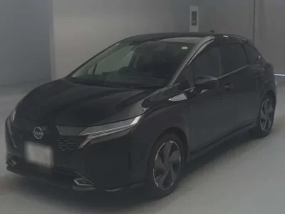 Nissan AURA