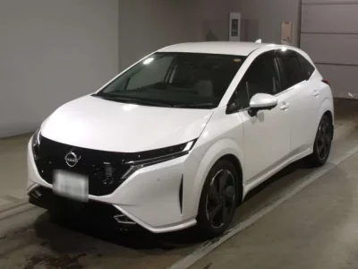 Nissan AURA