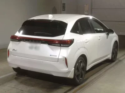 Nissan AURA