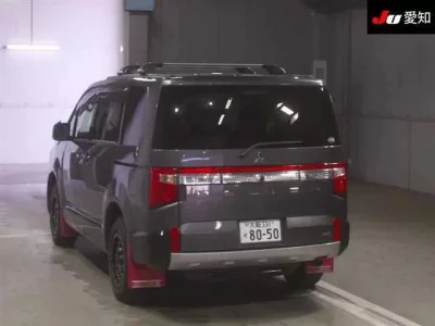 Mitsubishi DELICA D5