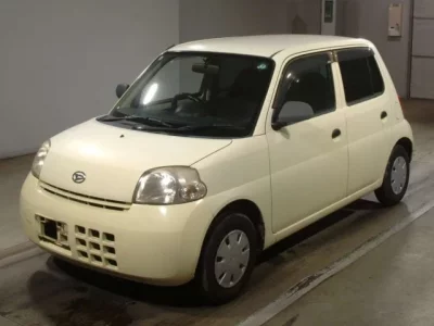 Daihatsu Esse