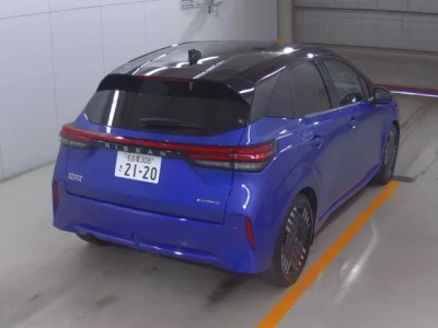 Nissan AURA