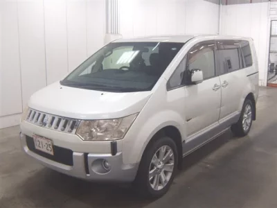 Mitsubishi DELICA D5