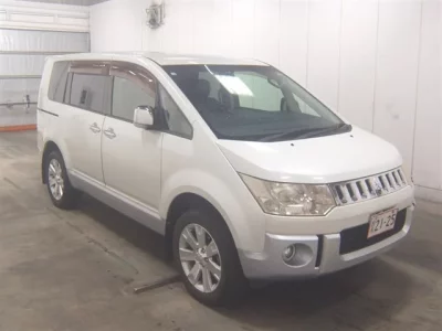 Mitsubishi DELICA D5