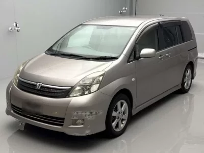 Toyota ISIS