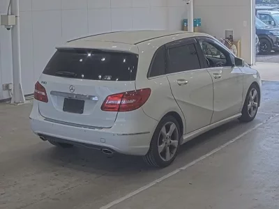 Mercedes-Benz B CLASS