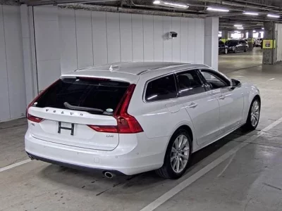Volvo V90