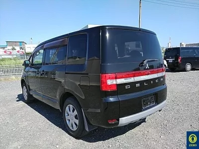 Mitsubishi DELICA D5