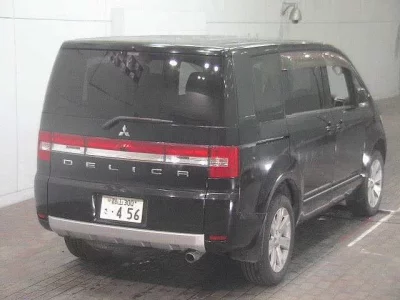 Mitsubishi DELICA D5