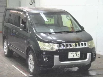Mitsubishi DELICA D5