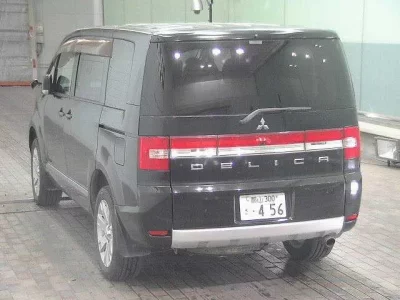 Mitsubishi DELICA D5